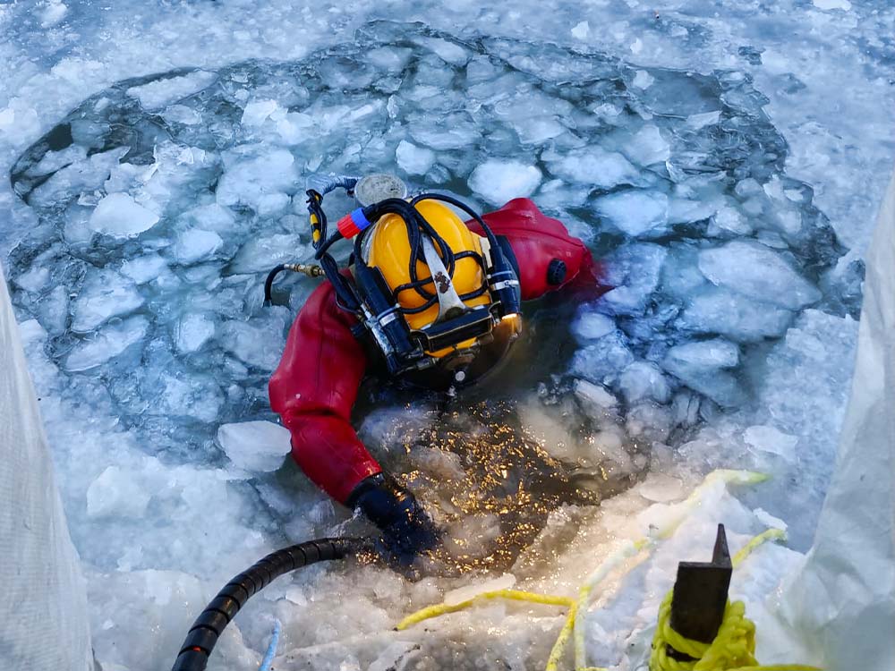 gallery-ice-diver-ian-clarke